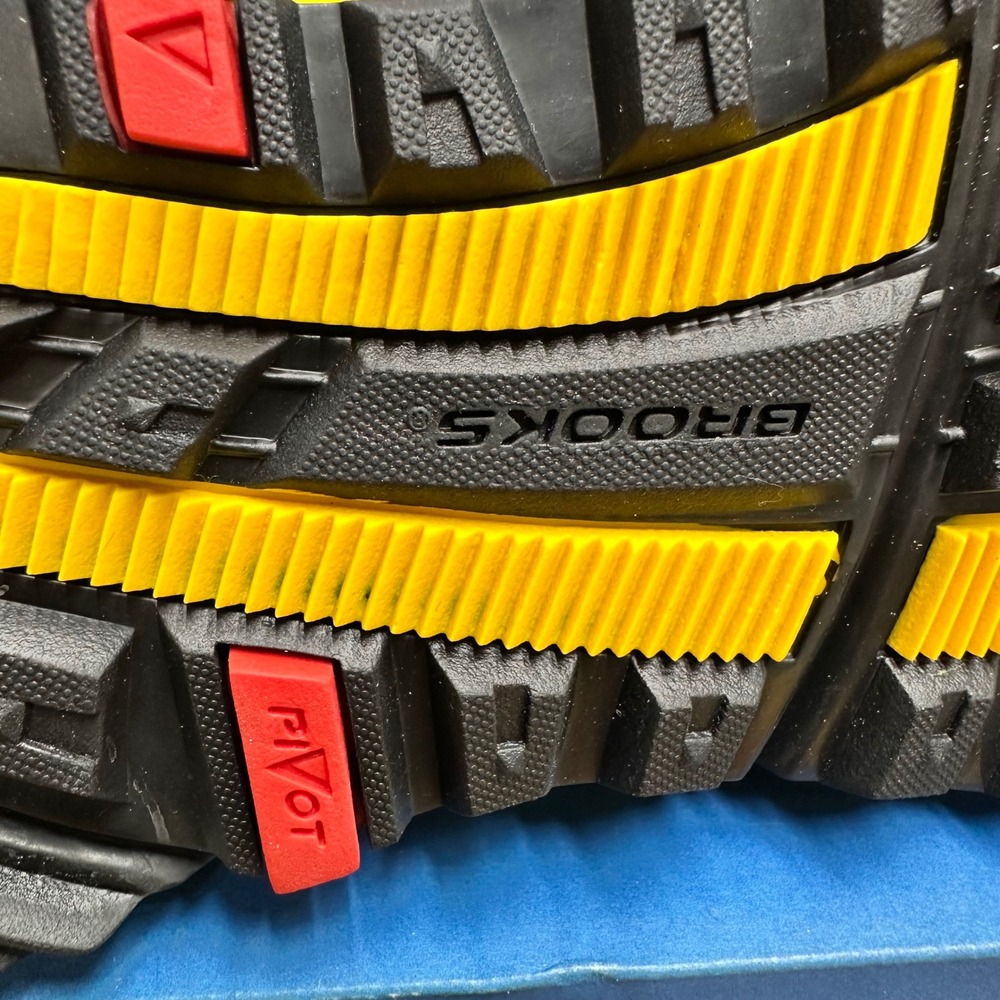 Brooks Cascadia Pivot Mens 10 D Yellow Black Trail Running Shoes Y2K 41153761 - Picture 4 of 11